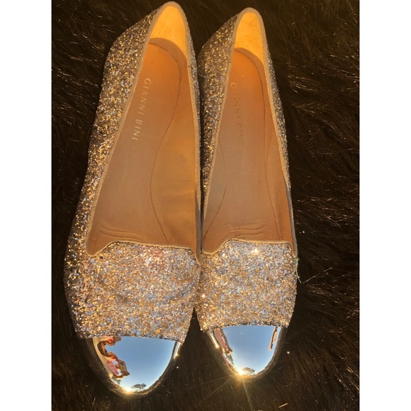 Gianni Bini Leather Flats - Picture 2 of 6